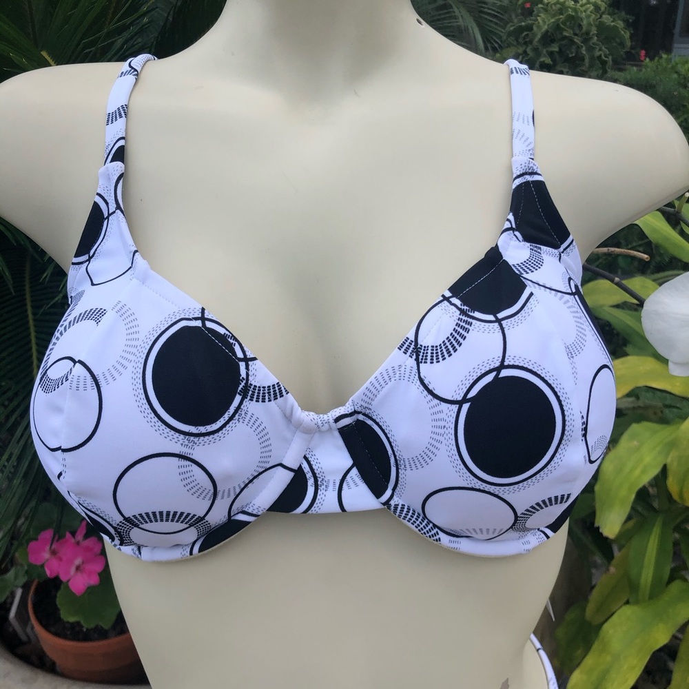 Women’s D Cup Black and White Bikini Top